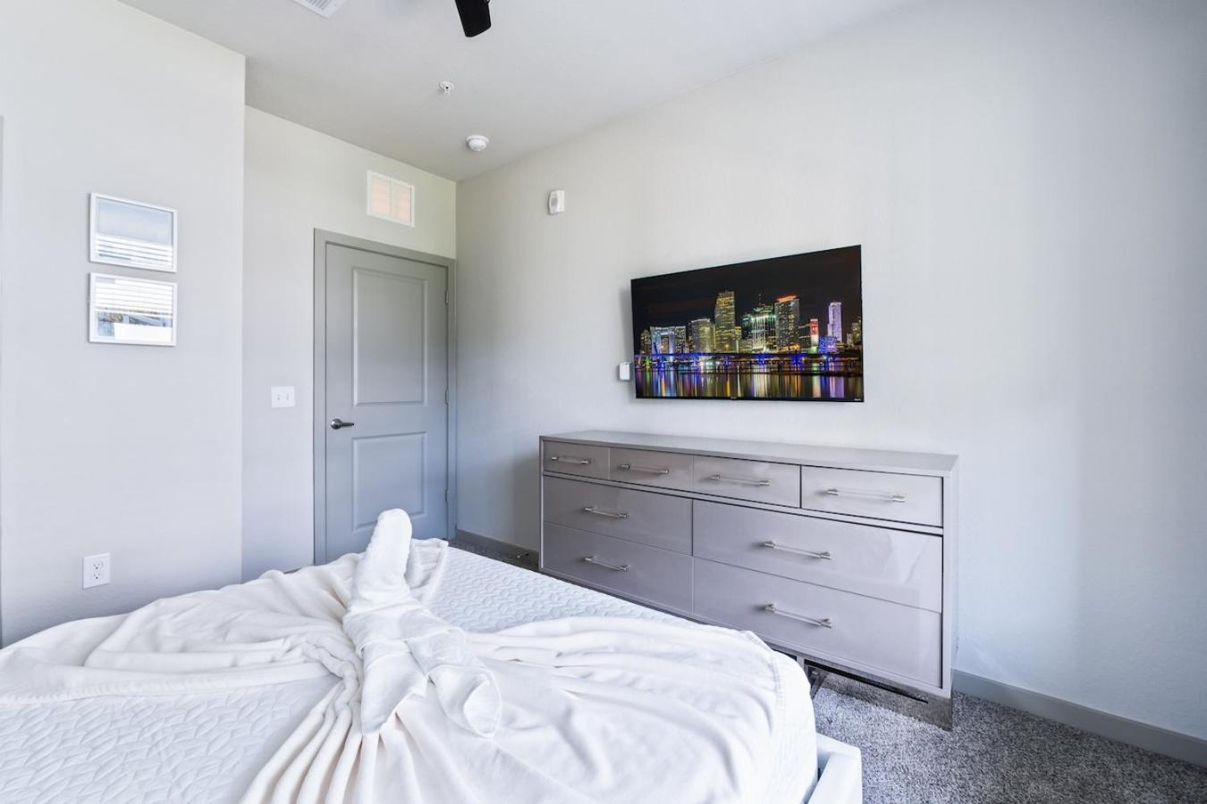 Tropicana Field 2 Bed In Dwtwn With Free Parking Apartment St. Petersburg Exterior photo